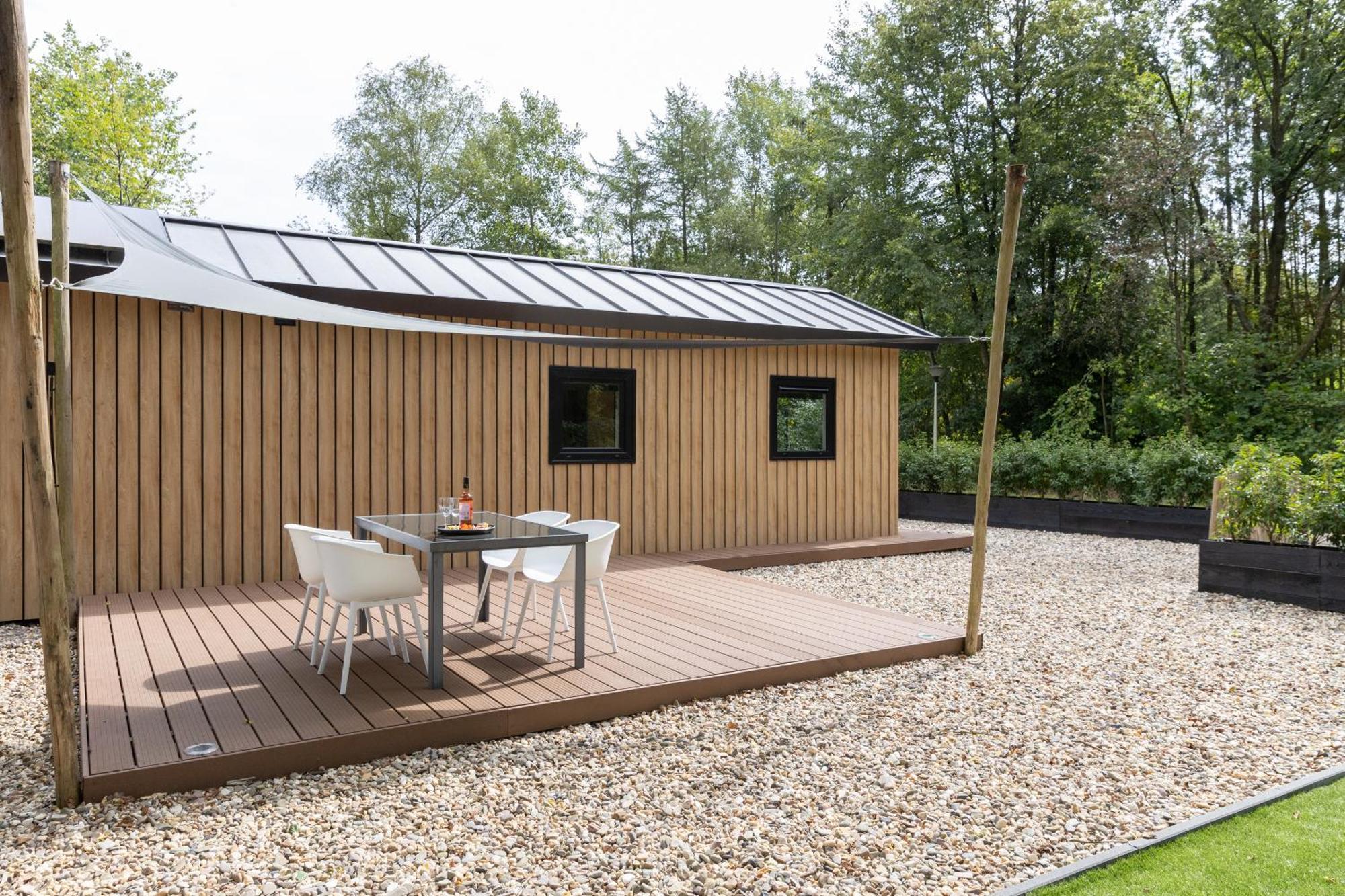 Chalet Schitterend 4 Persoons Tinyhouse Met Hottub Aan De Bossen In 4-16 Putten